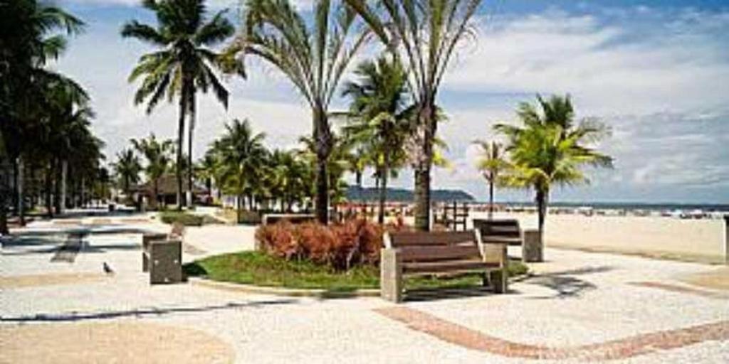 Hospedagem Primeira Quadra Da Praia Прая-Гранді Екстер'єр фото