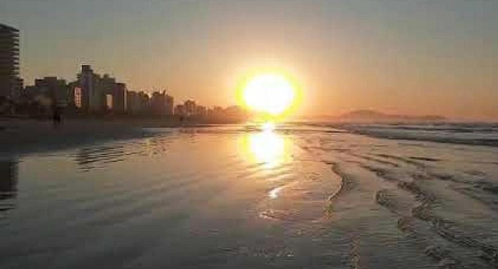Hospedagem Primeira Quadra Da Praia Прая-Гранді Екстер'єр фото